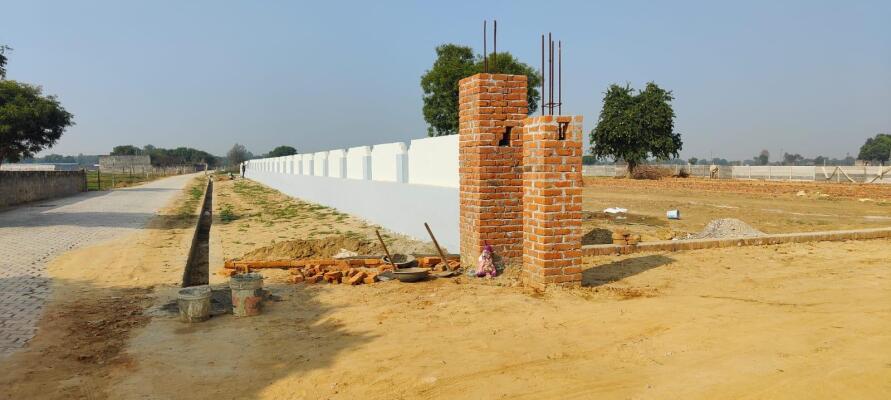 Residential land / Plot in Pari Chowk, Greater Noida