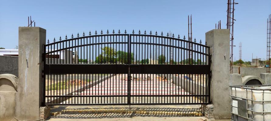 Residential land / Plot in Pari Chowk, Greater Noida