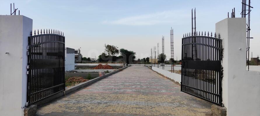 Residential land / Plot in Pari Chowk, Greater Noida