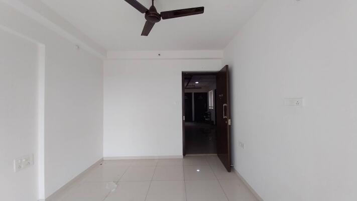 2 BHK Flat in Ghodbunder Road, Thane