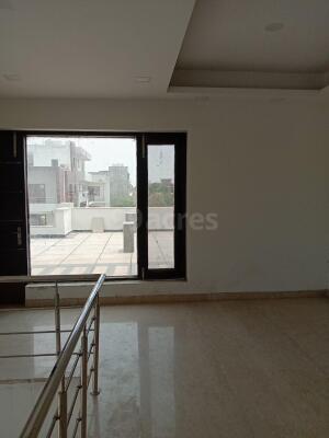 9 Bedroom House in Sector 72, Noida