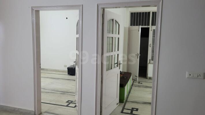 7 Bedroom House in Sector 122, Noida