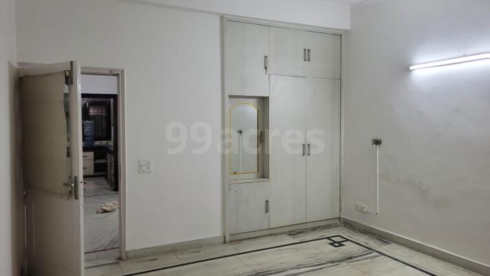 7 Bedroom House in Sector 122, Noida