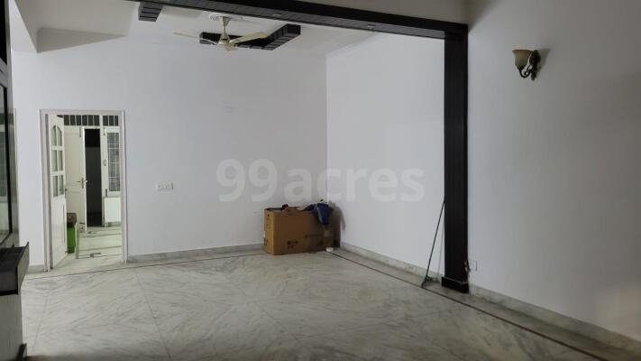7 Bedroom House in Sector 122, Noida