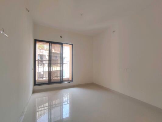 2 BHK Flat in Naupada, Thane West