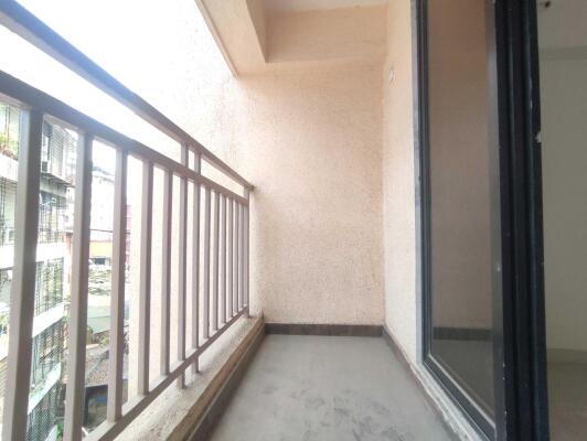 2 BHK Flat in Naupada, Thane West