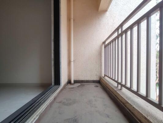 2 BHK Flat in Naupada, Thane West