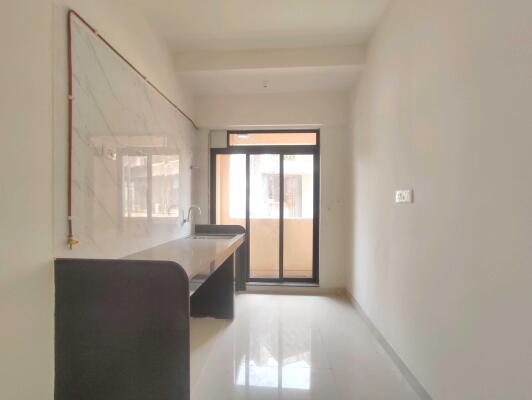 2 BHK Flat in Naupada, Thane West