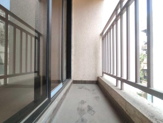 2 BHK Flat in Naupada, Thane West