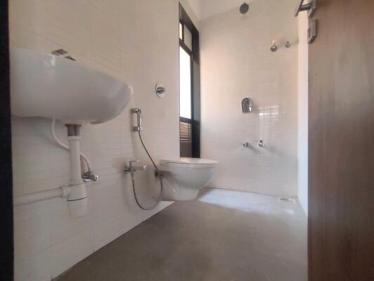 2 BHK Flat in Naupada, Thane West