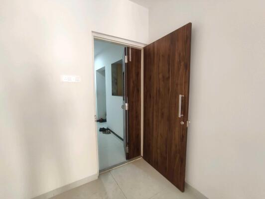 2 BHK Flat in Naupada, Thane West
