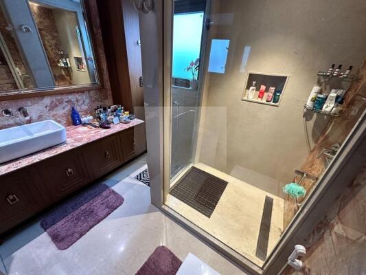 4 BHK Independent Builder Floor in Nizamuddin East, Delhi