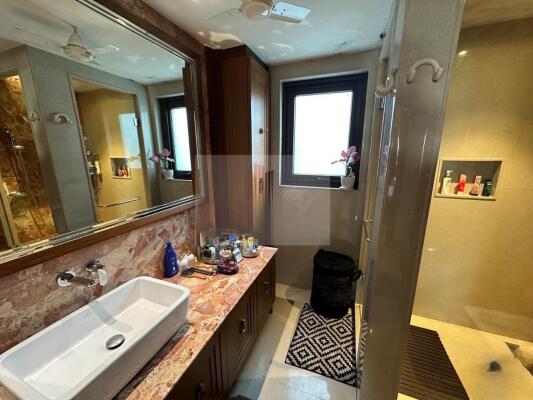 4 BHK Independent Builder Floor in Nizamuddin East, Delhi