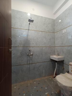 3 BHK Independent Builder Floor in Lal Kuan, Ghaziabad