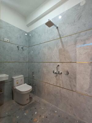 3 BHK Independent Builder Floor in Lal Kuan, Ghaziabad