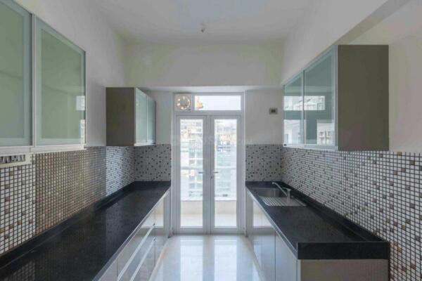4 BHK Flat in Malad East, Mumbai