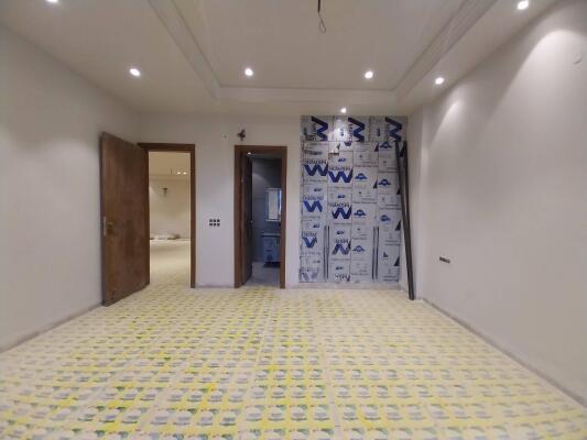 4 BHK Independent Builder Floor in Punjabi Bagh West, Delhi
