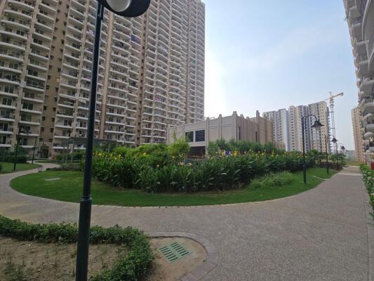 3 BHK Flat in Sector 4, Greater Noida West