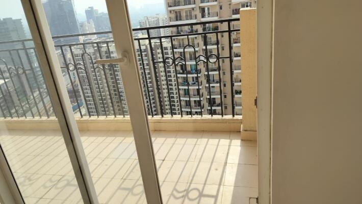3 BHK Flat in Sector 4, Greater Noida West