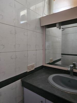 4 BHK Flat in MG Road, Gurgaon