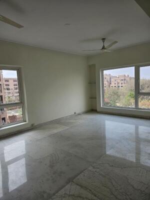 4 BHK Flat in MG Road, Gurgaon