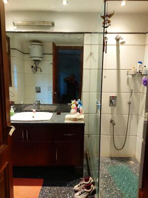 4 BHK Independent Builder Floor in Sarvodaya Enclave, Delhi