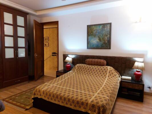 4 BHK Independent Builder Floor in Sarvodaya Enclave, Delhi
