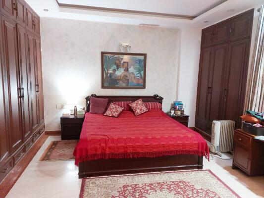 4 BHK Independent Builder Floor in Sarvodaya Enclave, Delhi
