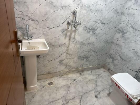 3 BHK Independent Builder Floor in Sector 73, Noida