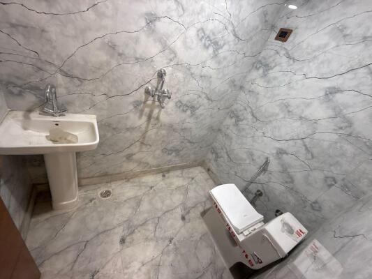 3 BHK Independent Builder Floor in Sector 73, Noida