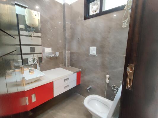 3 BHK Builder Floor in Jagriti Enclave, Delhi