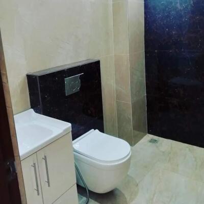 5 BHK Flat in Pholriwal, Jalandhar