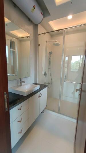 4 BHK Independent Builder Floor in DLF Phase 4, Gurgaon