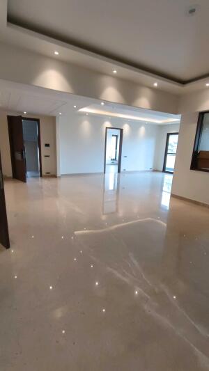 4 BHK Independent Builder Floor in DLF Phase 4, Gurgaon