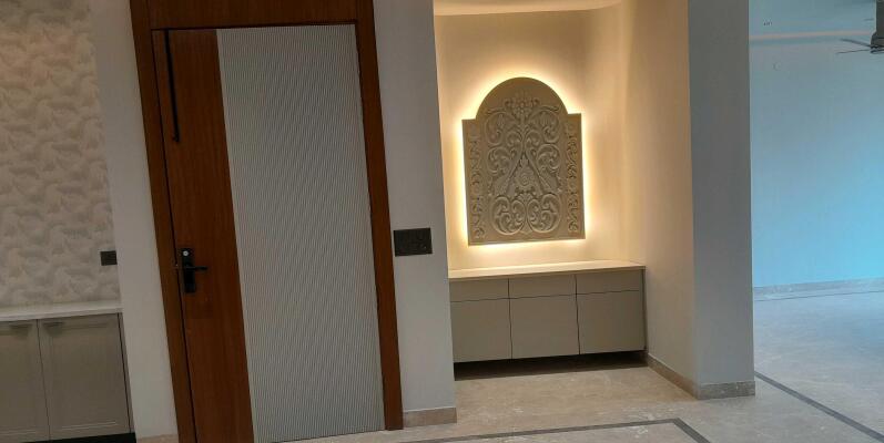 4 BHK Independent Builder Floor in Nirvana Country, Gurgaon