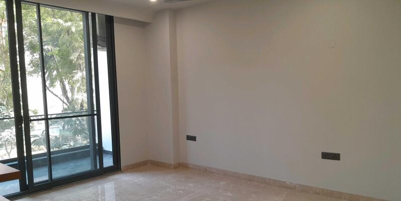 4 BHK Independent Builder Floor in Nirvana Country, Gurgaon