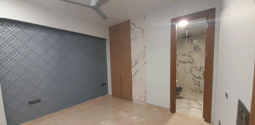 4 BHK Independent Builder Floor in Nirvana Country, Gurgaon