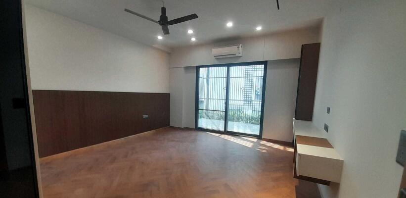 4 BHK Independent Builder Floor in Nirvana Country, Gurgaon