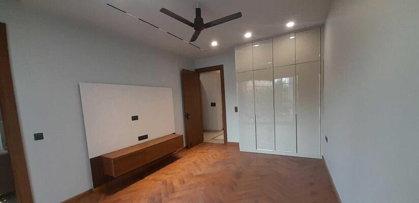 4 BHK Independent Builder Floor in Nirvana Country, Gurgaon