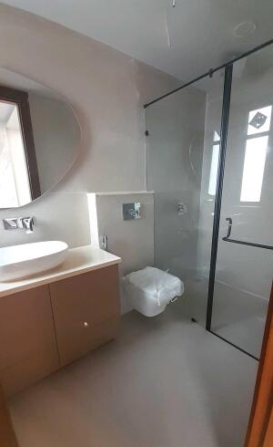 4 BHK Independent Builder Floor in Nirvana Country, Gurgaon