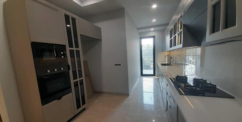 4 BHK Independent Builder Floor in Nirvana Country, Gurgaon