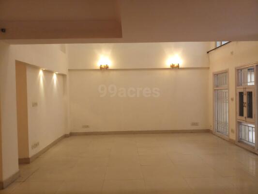 4 BHK Independent Builder Floor in Anand Lok, Delhi