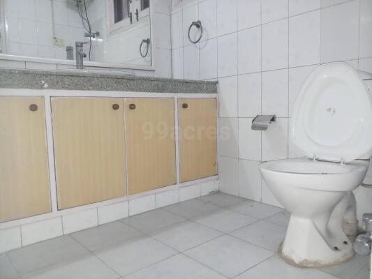 4 BHK Independent Builder Floor in Anand Lok, Delhi