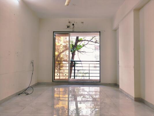 2 BHK Flat in Naupada, Thane West