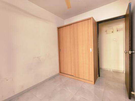 2 BHK Flat in Naupada, Thane West