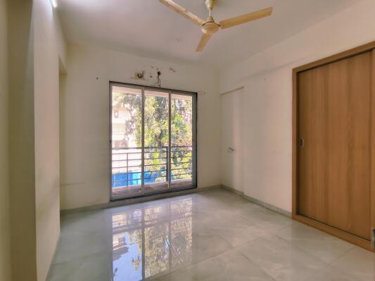2 BHK Flat in Naupada, Thane West
