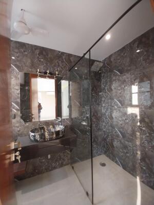 4 BHK Independent Builder Floor in Sushant Lok Phase 2, Gurgaon