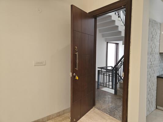 3 BHK Independent Builder Floor in Palam Vihar, Gurgaon
