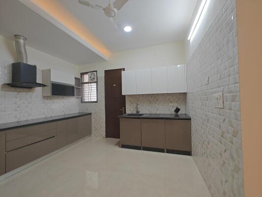 3 BHK Independent Builder Floor in Palam Vihar, Gurgaon