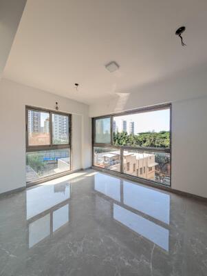 2 BHK Flat in Dadar West, Mumbai